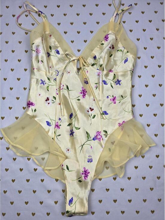 Victoria's Secret Other - Victorias Secret Yellow Satin Flutter VINTAGE Heart Tag Teddy Floral XS